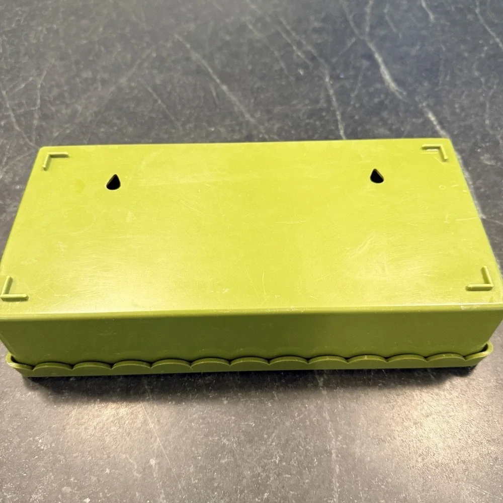 Vintage Avocado Green Tissue Box Holder Scalloped Edge Plastic Box Bathroom
